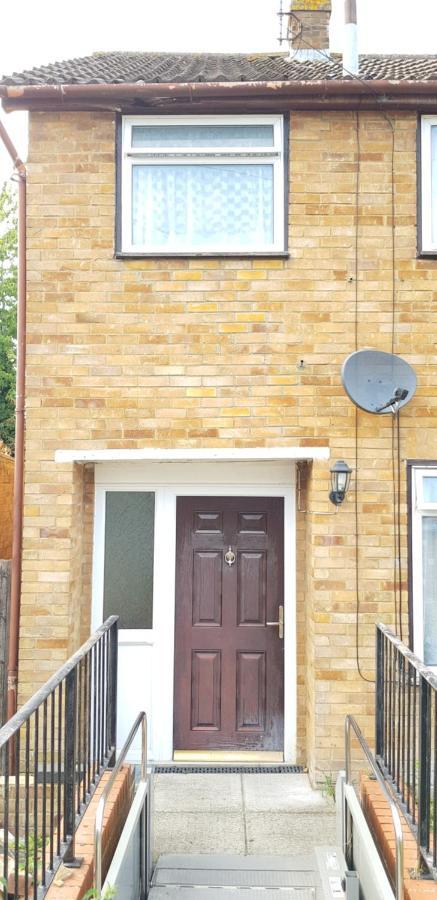 Ferienwohnung 61 Baker Street Luton  Exterior foto